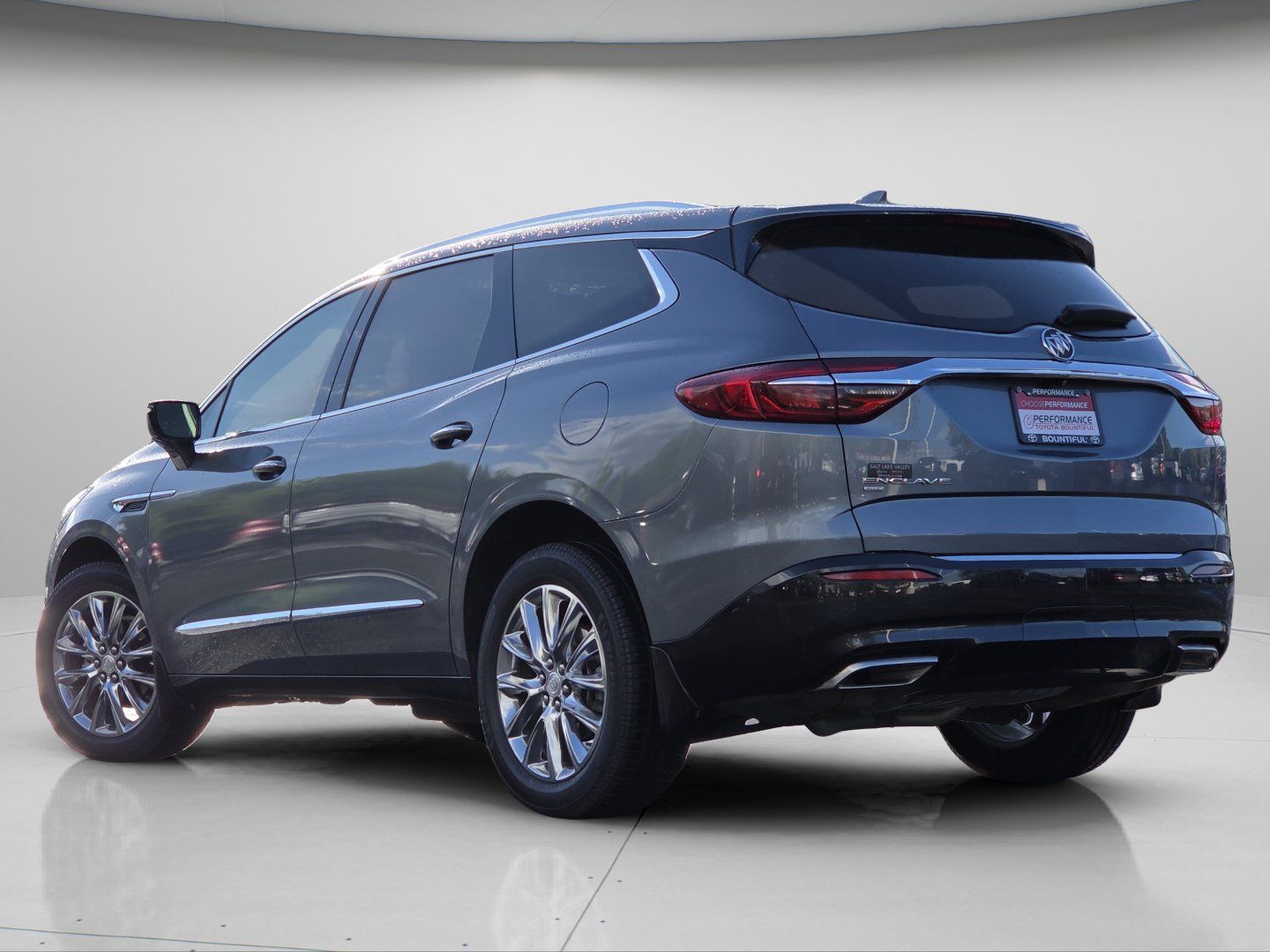 Used 2021 Buick Enclave Premium w/ Sun and Sites Package AWD/4WD image 23