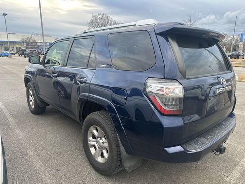Used 2018 Toyota 4Runner SR5 image 7