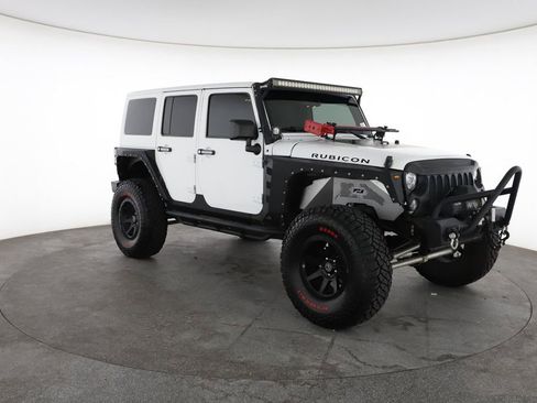 Used 2017 Jeep Wrangler Unlimited Rubicon w/ Connectivity Group AWD/4WD image 2
