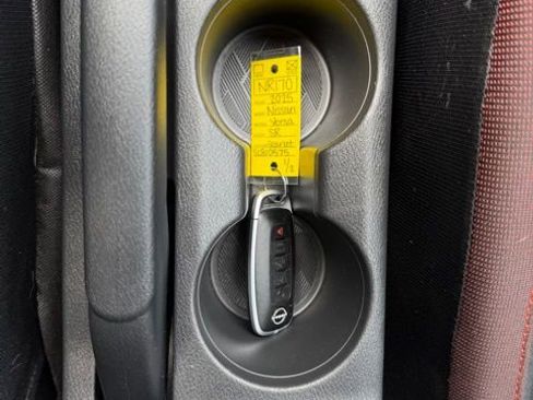 Certified 2025 Nissan Versa SR FWD image 22