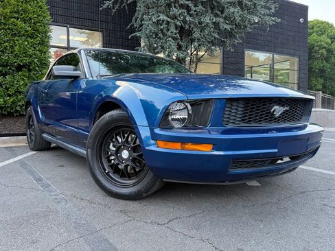 Used 2007 Ford Mustang Convertible RWD image 8