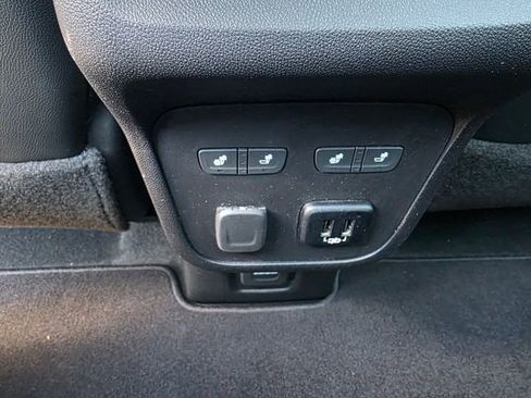 Used 2018 Chevrolet Equinox Premier image 13