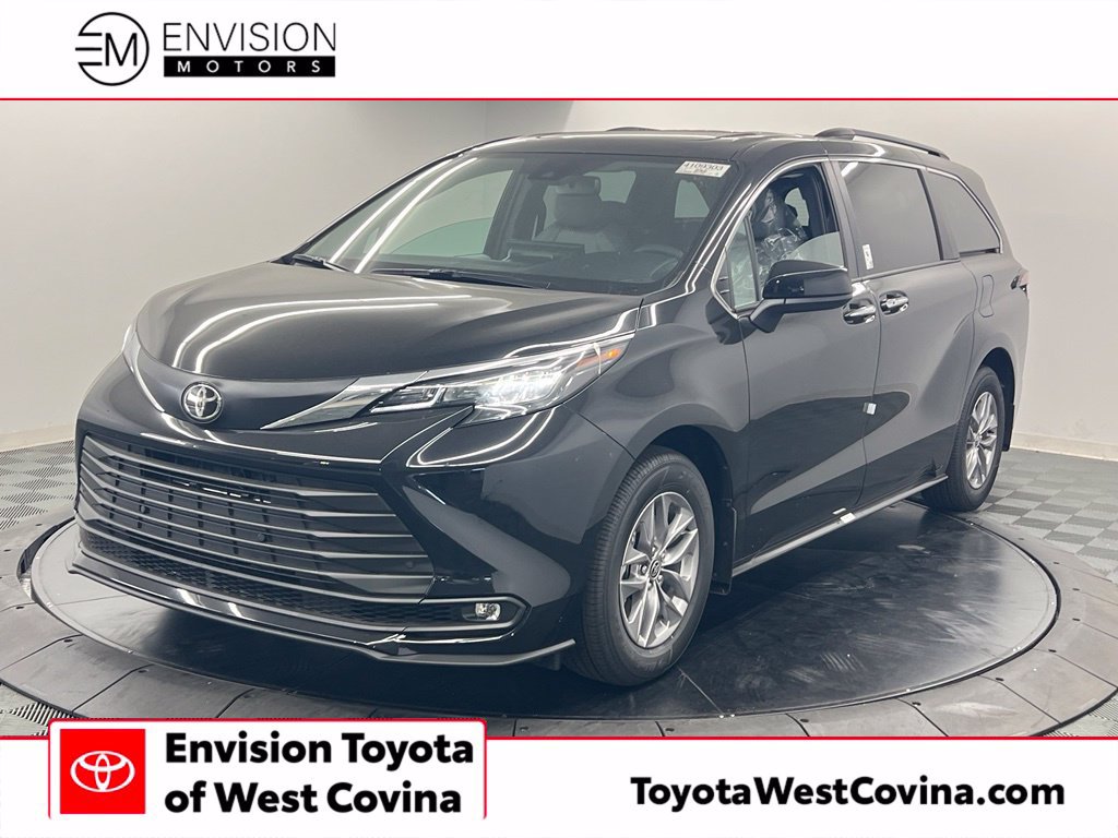Used 2026 Toyota Sienna XLE FWD image 1