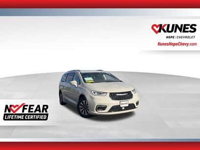 Used 2021 Chrysler Pacifica Touring-L