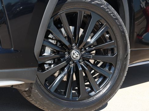 Used 2024 Toyota Highlander XSE image 12