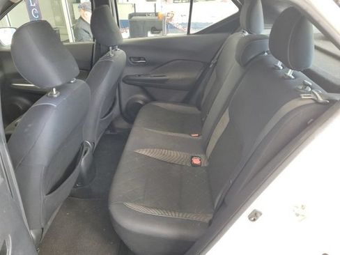 Used 2018 Nissan Kicks SV FWD image 9