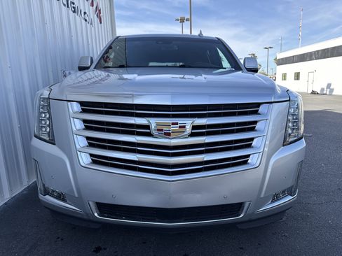 Used 2019 Cadillac Escalade ESV Platinum image 7