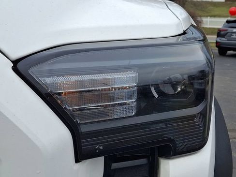 Used 2024 Toyota Tacoma TRD Off-Road AWD/4WD image 9