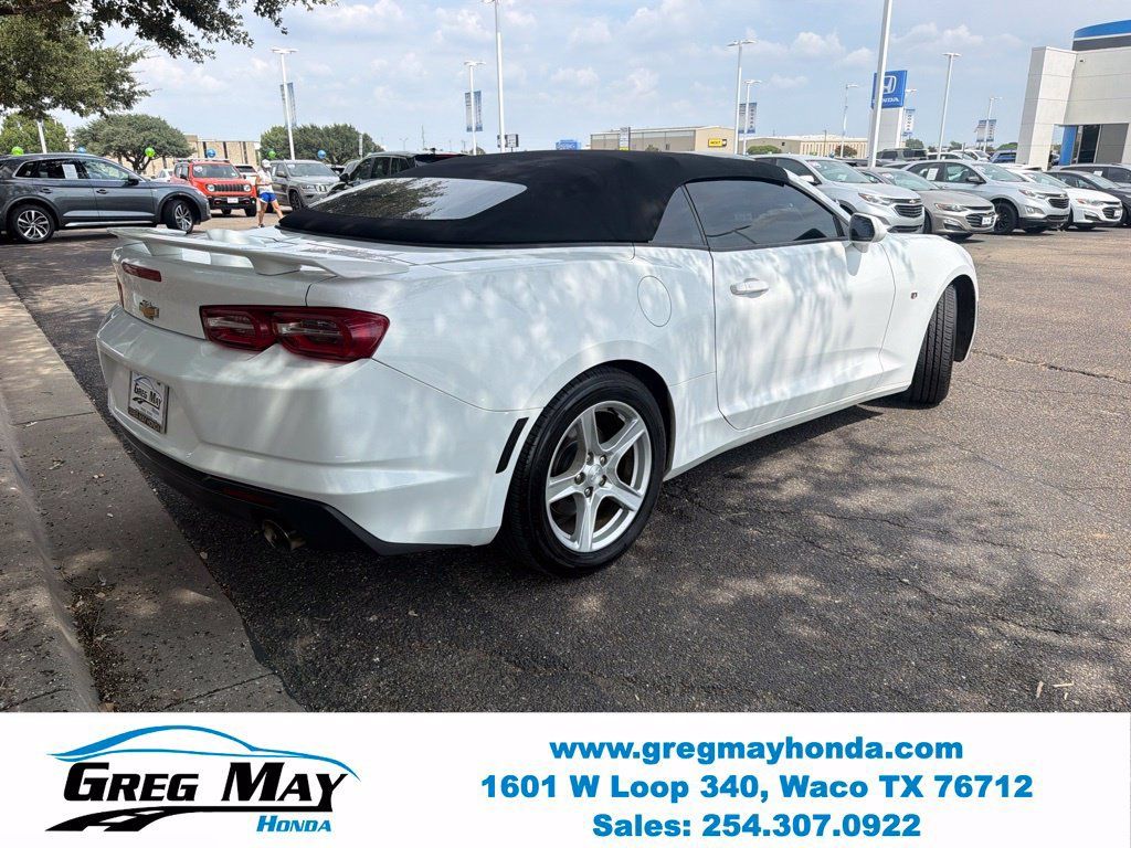 Used 2020 Chevrolet Camaro LT RWD image 3