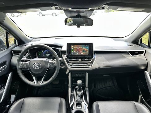 Used 2024 Toyota Corolla Cross AWD Hybrid w/ Convenience Package image 29