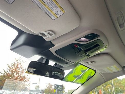 Used 2023 Subaru Outback Premium image 22