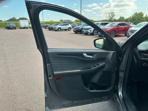 Used 2025 Ford Escape ST-Line Select AWD/4WD image 11
