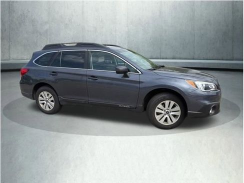 Used 2017 Subaru Outback 2.5i Premium AWD/4WD image 1