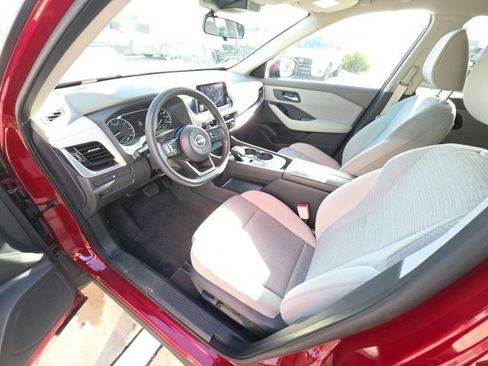Used 2023 Nissan Rogue SV FWD image 12