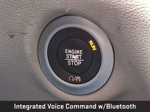 Used 2017 Chrysler Pacifica Touring-L image 29