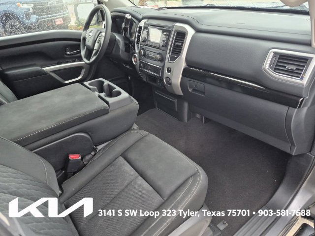 Used 2017 Nissan Titan SV RWD image 10
