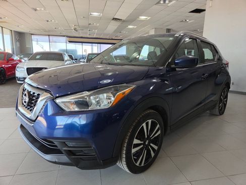 Used 2019 Nissan Kicks SV FWD image 3