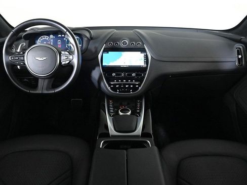 Used 2024 Aston Martin DBX image 3