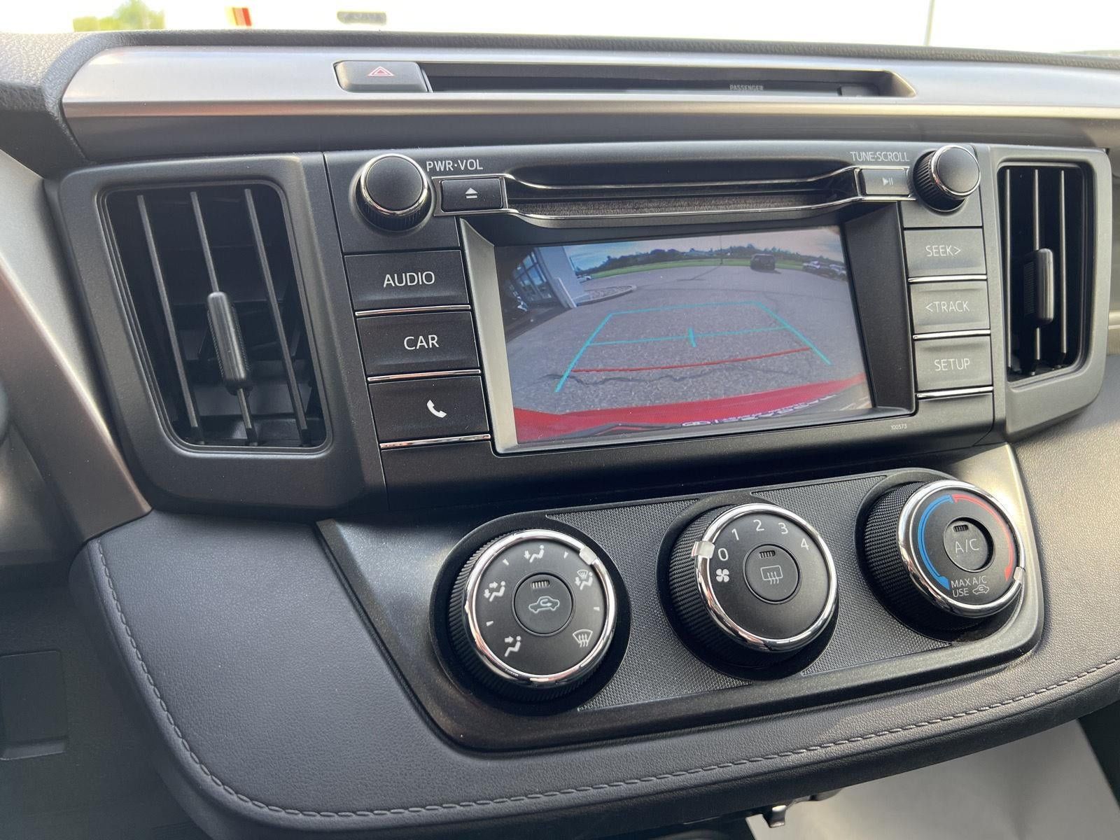 Used 2016 Toyota RAV4 LE AWD/4WD image 6