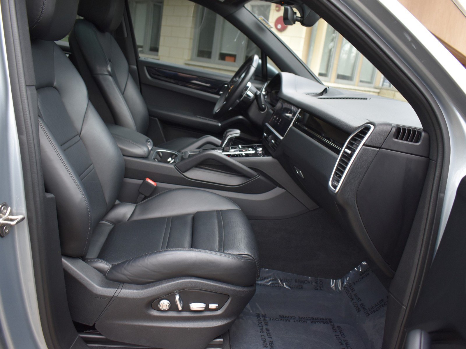Used 2021 Porsche Cayenne AWD/4WD image 42