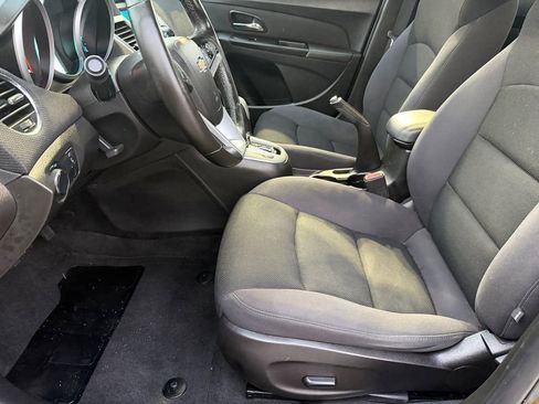 Used 2014 Chevrolet Cruze LT image 10