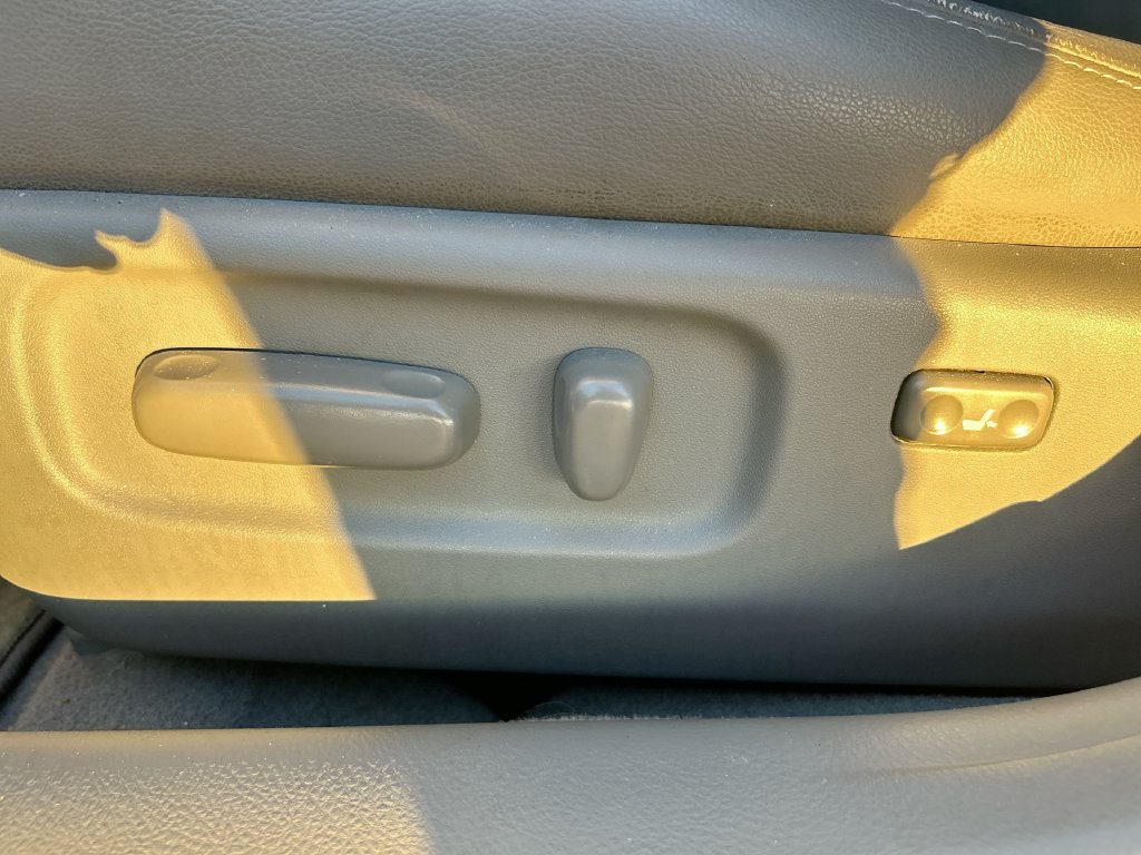 Used 2008 Toyota Avalon XL FWD image 12