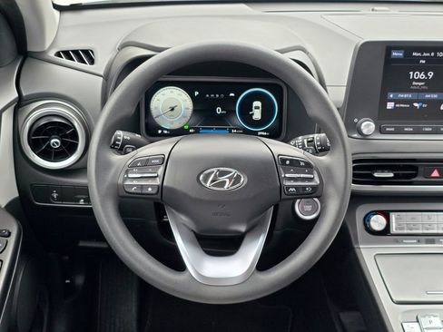 Used 2023 Hyundai Kona SE FWD image 16