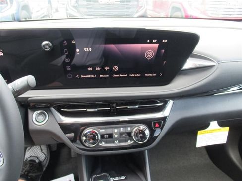 New 2026 Buick Envista Sport Touring w/ Convenience I Package FWD image 25