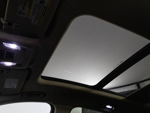 Used 2021 Buick Envision Essence image 32