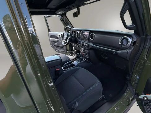 Used 2023 Jeep Wrangler Unlimited Rubicon 4xe w/ Cold Weather Group AWD/4WD image 13