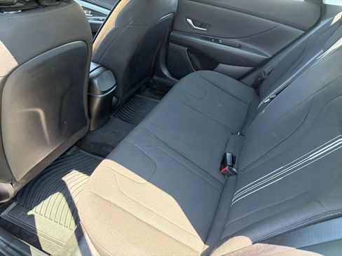 Used 2023 Hyundai Elantra SEL w/ Convenience Package FWD image 19