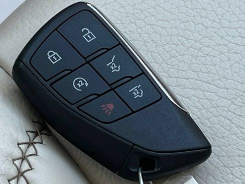Used 2023 GMC Yukon Denali AWD/4WD image 37