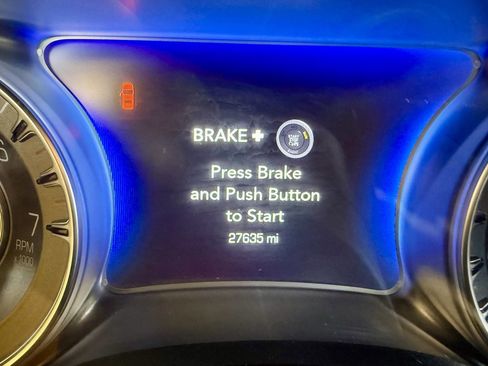 Used 2018 Chrysler 300 Touring L image 20