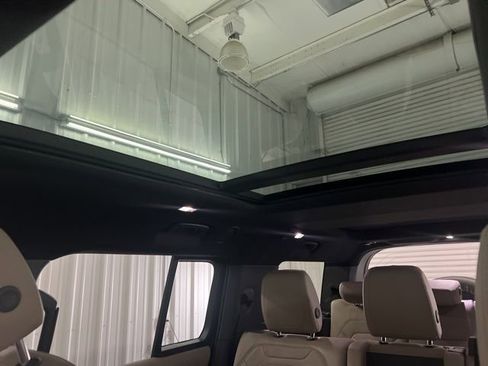 Used 2023 Land Rover Defender 130 S image 38