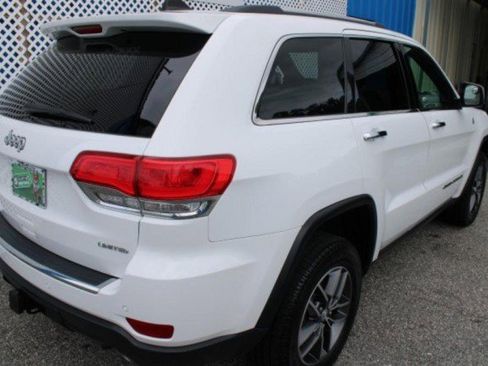 Used 2017 Jeep Grand Cherokee Limited image 3