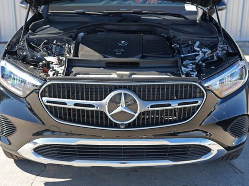 Used 2023 Mercedes-Benz GLC 300 w/ Exclusive Trim Package image 7