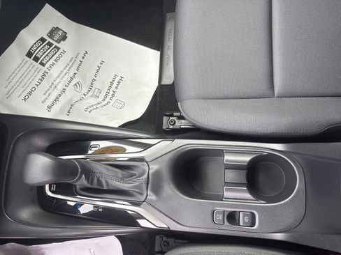 Certified 2025 Toyota Corolla LE image 27