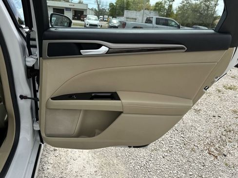 Used 2013 Ford Fusion SE image 30