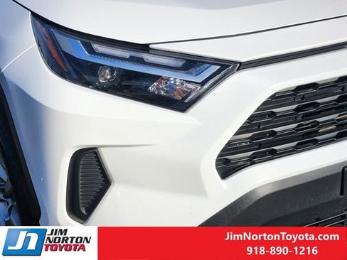 Used 2024 Toyota RAV4 XLE image 9