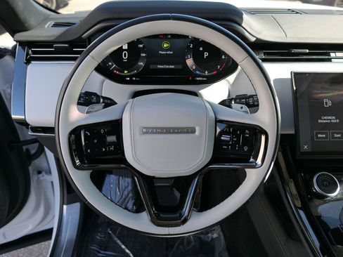 Used 2023 Land Rover Range Rover Sport SE Dynamic image 17