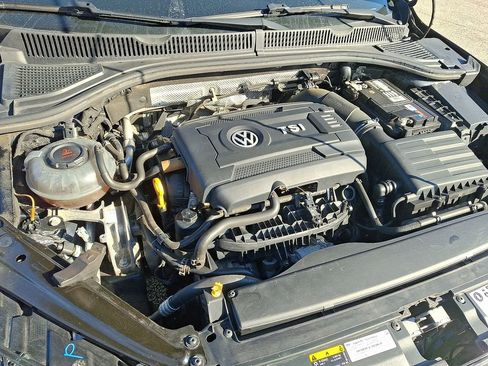 Used 2019 Volkswagen Jetta GLI Autobahn image 29