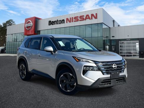 Certified 2024 Nissan Rogue SV image 4