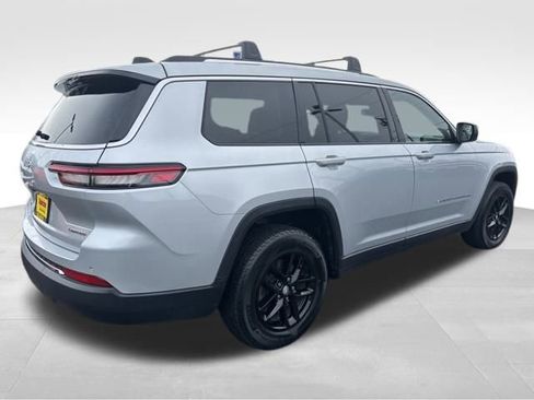 Used 2022 Jeep Grand Cherokee L Laredo w/ Luxury Tech Group I image 8