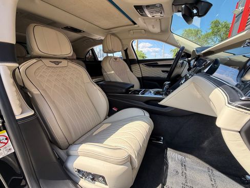 Used 2020 Bentley Flying Spur W12 image 25