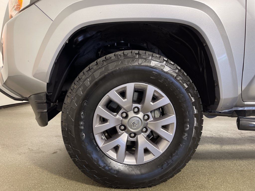 Certified 2018 Toyota Tacoma SR5 w/ SR5 Appearance Package (SM) RWD image 11