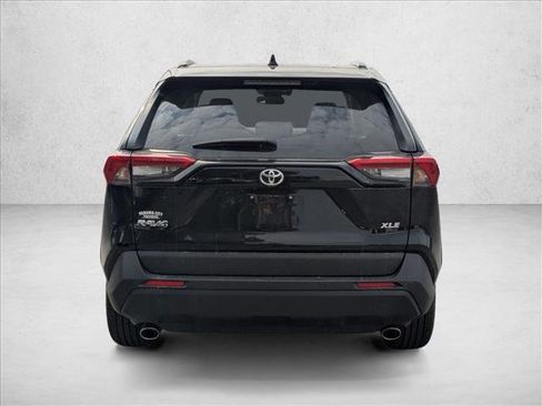 Used 2023 Toyota RAV4 XLE Premium image 7