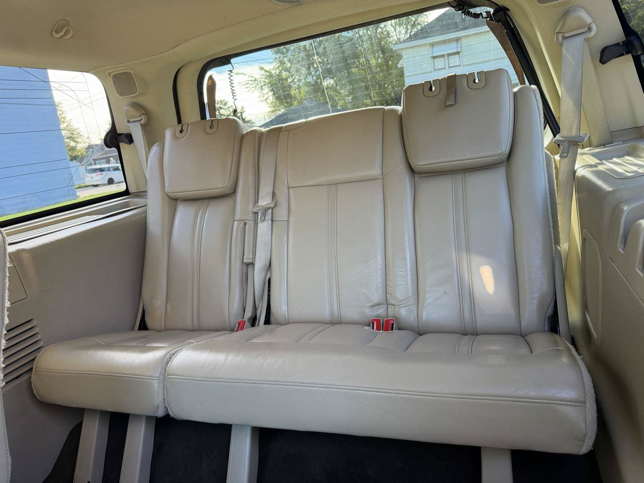 Used 2015 Lincoln Navigator 4WD w/ Equipment Group 101A Reserve image 9