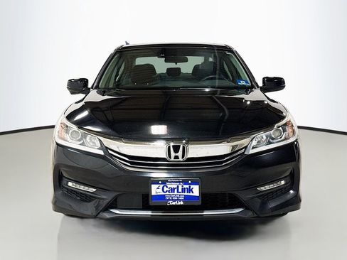 Used 2017 Honda Accord EX image 2