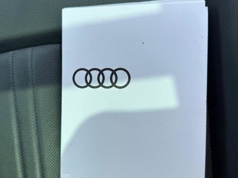 Used 2021 Audi e-tron Premium Plus w/ Premium Plus Package image 29