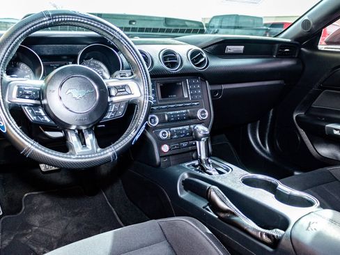 Used 2018 Ford Mustang Coupe image 11